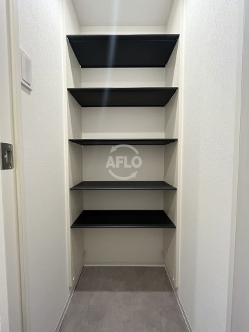 シーズンフラッツ大手前の収納|シーズンフラッツ大手前　シューズボックス