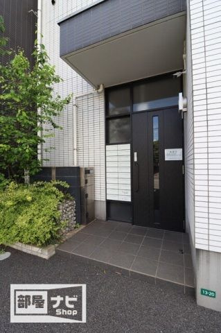 アルーア西町のエントランス