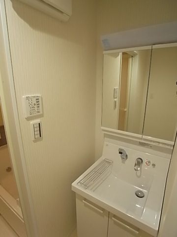 アルーア西町の洗面所