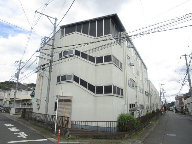 町田市野津田町の倉庫の周辺