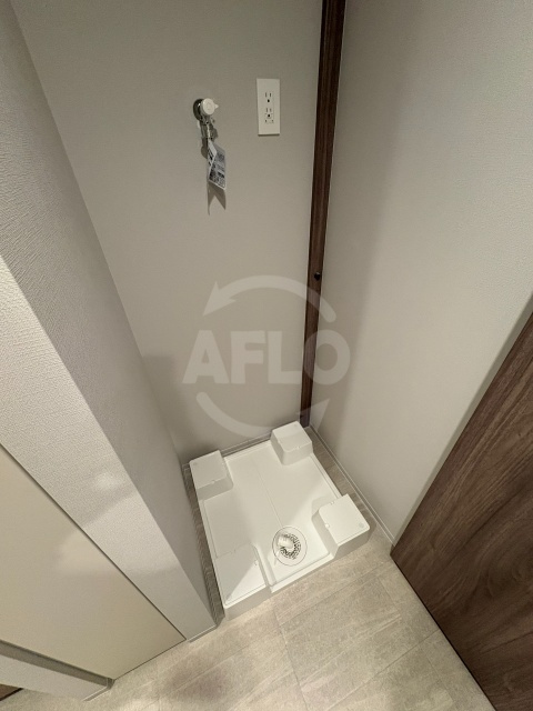 ジオタワー大阪十三　十三小学校の洗面所|洗濯パン