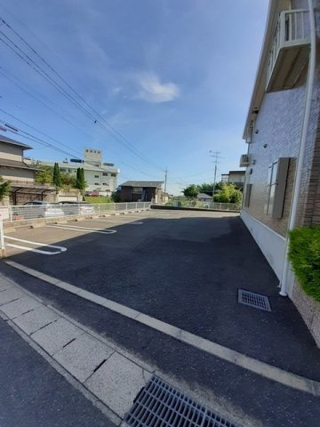 リュミエール・アソシエの駐車場