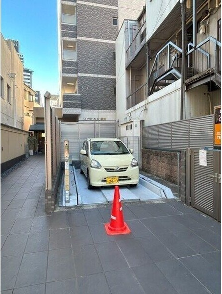 PONTE ALTO新栄の駐車場