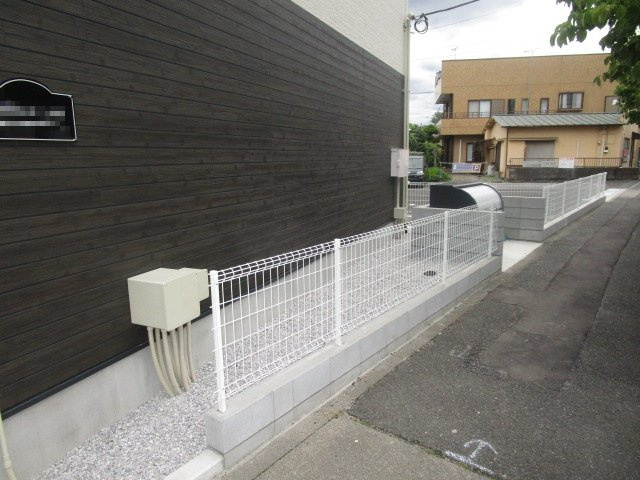 八王子市中野上町４丁目の倉庫の周辺