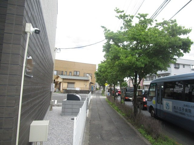 八王子市中野上町４丁目の倉庫の周辺