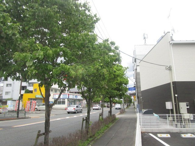 八王子市中野上町４丁目の倉庫の周辺