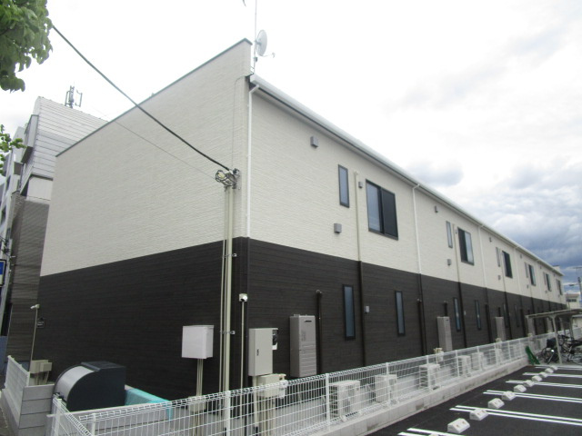八王子市中野上町４丁目の倉庫の外観