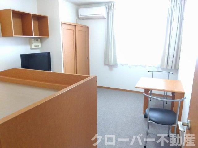 レオパレス久米東の居間・リビング