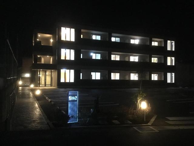 フェアリーガーデンの外観|外観写真（夜）