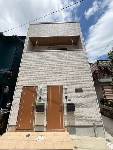 サンライズ芥川の外観