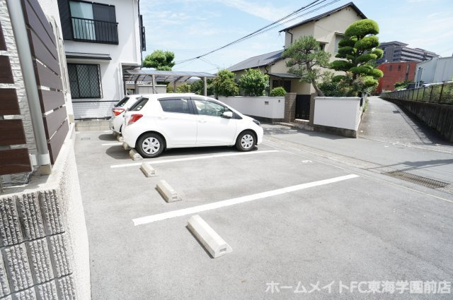 フィリア水前寺公園の駐車場|写真は反転タイプになります。