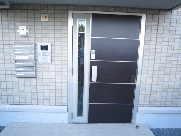 熊本市東区東野３丁目のアパートのエントランス