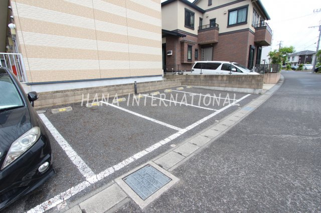 中央の駐車場
