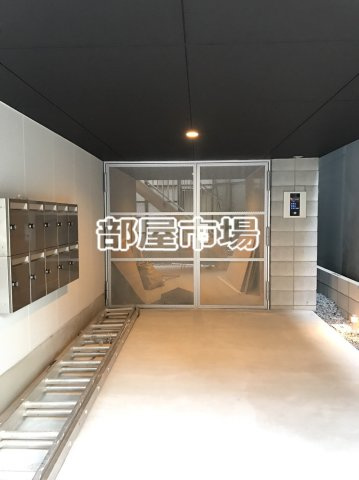 BASE東上野のエントランス