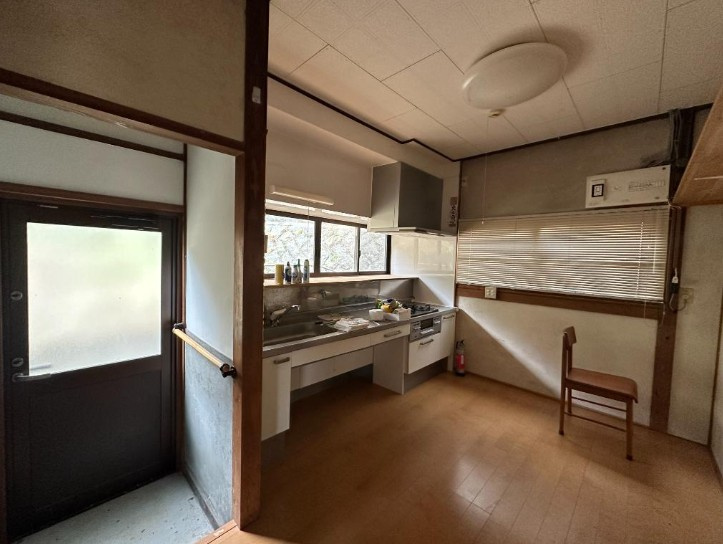 福島市 飯野町字向舘（松川駅） 平屋建 ４ＤＫのキッチン