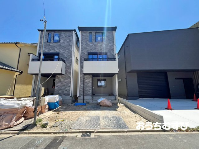 北区八代町1期(全2棟)の前面道路含む現地写真