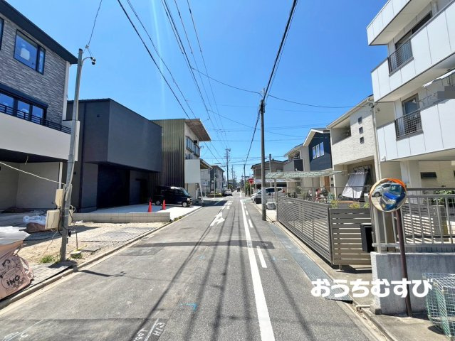 北区八代町1期(全2棟)の前面道路含む現地写真