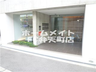 【エントランス】 | W motomachi | 落ち着いたエントランスです