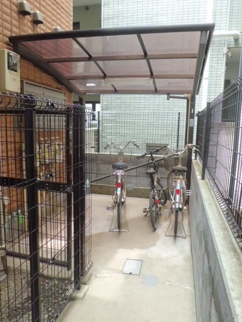 リヴェール長津田のその他共用部分|屋根付き駐輪場