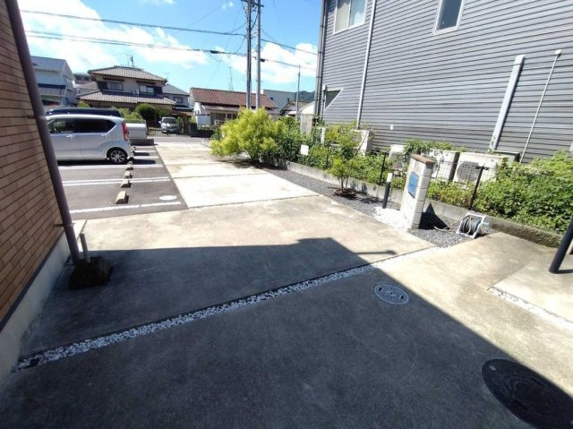 レオネクストクレール国分寺の駐車場