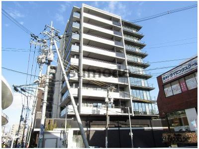 ジオ茨木西中条の玄関