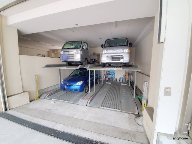 SERENiTE-04　仲介手数料無料の駐車場