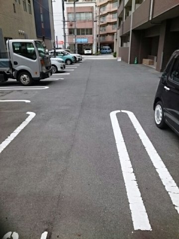 FourWillsCourtⅡの駐車場|カースペースがあります