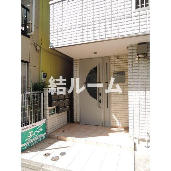 豊島区南大塚１丁目のアパートのエントランス