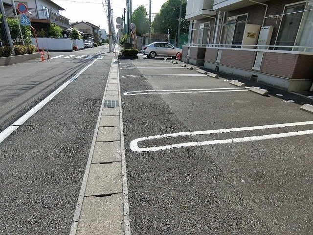 グランドエイト・Ｋの駐車場