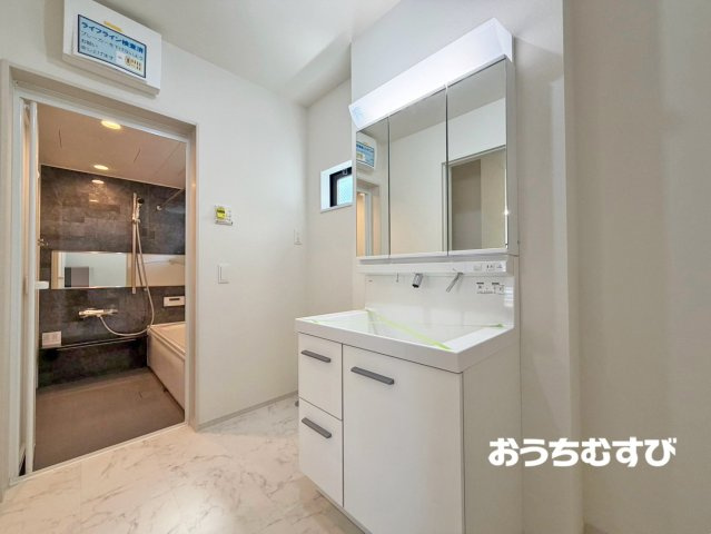 北区八代町1期(全2棟)の独立洗面台
