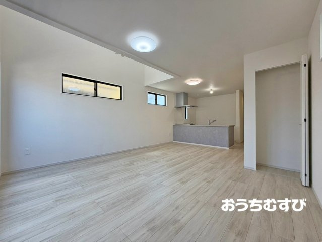 北区八代町1期(全2棟)の居間・リビング