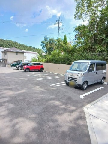コモドカーサ　Ⅲの駐車場