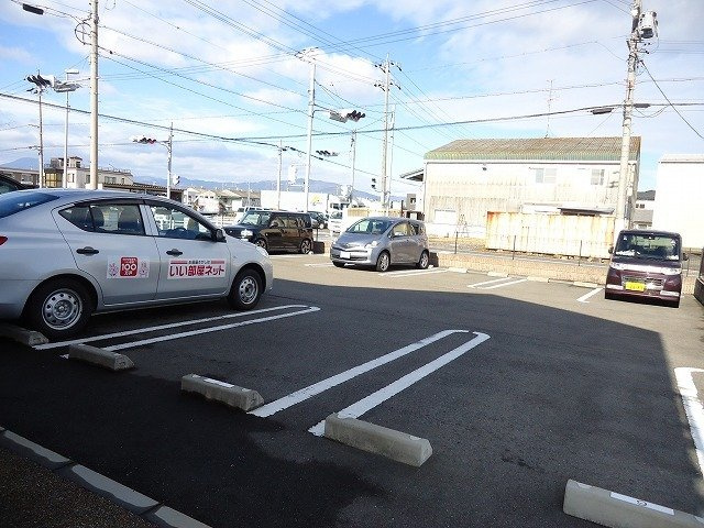 コンフォートの駐車場