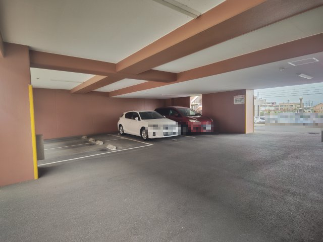 ノースコートの駐車場