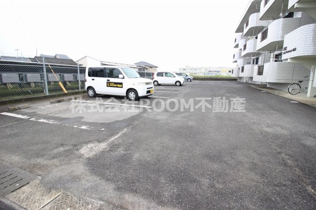 末吉大丸マンションの駐車場|駐車場完備です