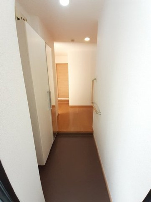 【玄関】 | ニューエルディム小山Ａ