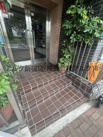 サンハイツ落合のエントランス