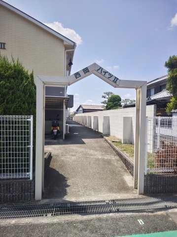 西岡ハイツ2のエントランス
