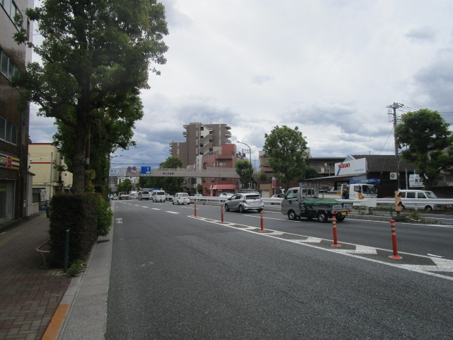 板橋区東山町の倉庫の周辺