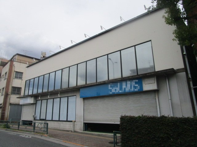 板橋区東山町の倉庫の外観