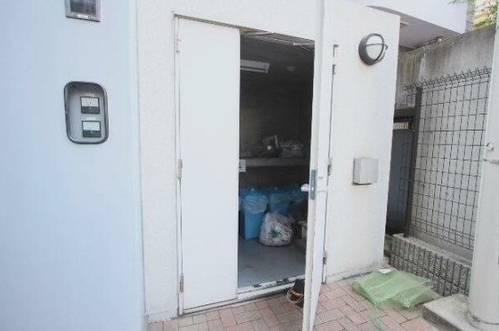 【設備】 | コンフォリア三田トロワ | 敷地内ゴミ置き場です