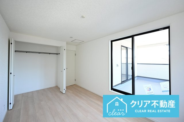 【収納】 | 桐生市広沢町第18　クレイドルガーデン | 日当たりのよい寝室は大容量のクローゼット付き！