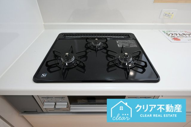 【キッチン】 | 桐生市広沢町第18　クレイドルガーデン | 料理が効率よくできる3口コンロ