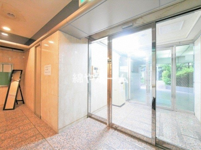 ロイヤル天満橋のエントランス|落ち着いたエントランスです