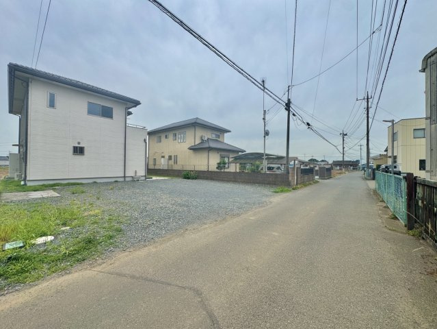 【オール電化】結城市小田林中古戸建(旭化成ホームズ)注文住宅の前面道路含む現地写真