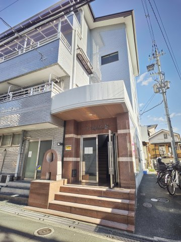 【エントランス】 | コンフェリア秦 | エントランスです