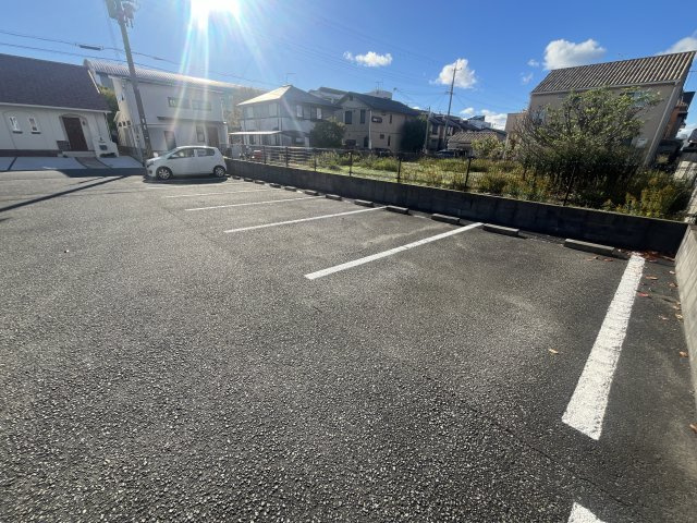 サンステージ海浜　B棟の駐車場