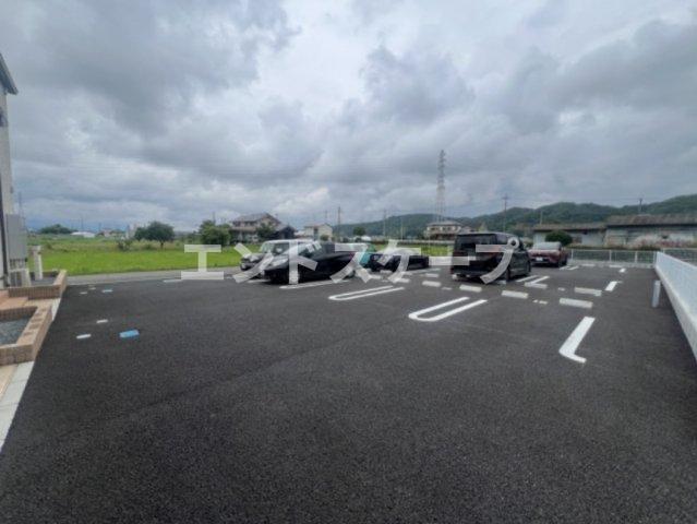 ブーケの駐車場|高崎、前橋のお部屋探しはエンドスケープまで！お客様の理想お聞かせ下さい♪