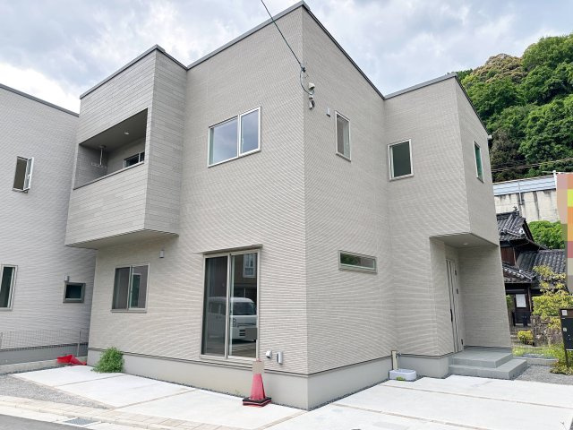 安佐南区八木8丁目 No.3の外観|2024年12月完成☆
4LDKの新築住宅が分譲中♪
お気軽にお問い合わせください！