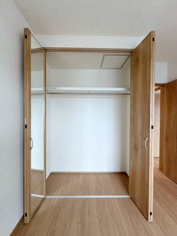 安佐南区八木6丁目 No.3の収納|全居室収納☆
5.2帖洋室のクローゼットです♪